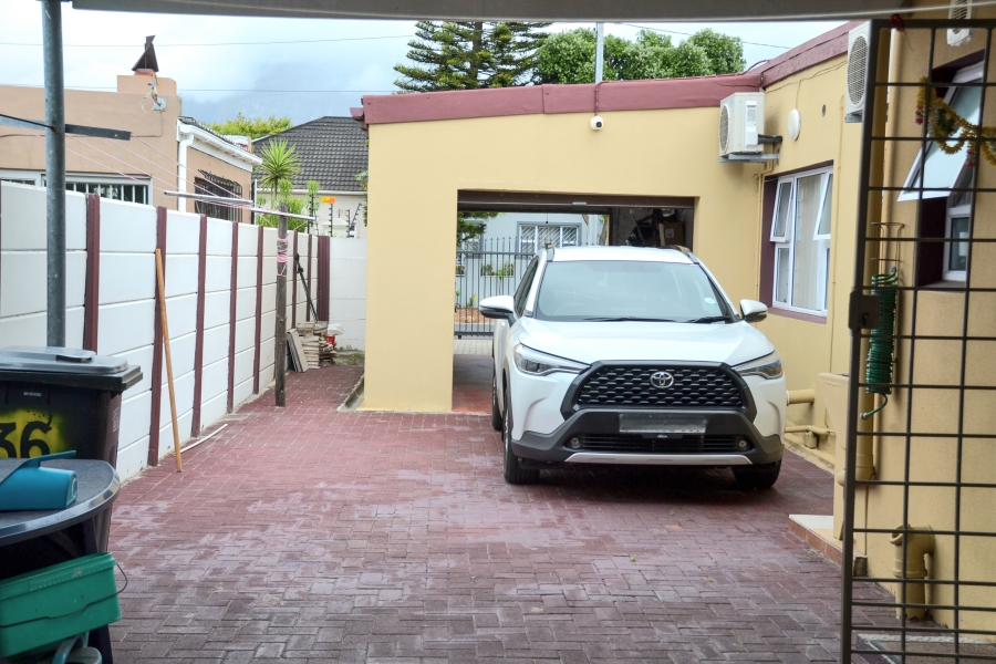 4 Bedroom Property for Sale in Rondebosch East Western Cape